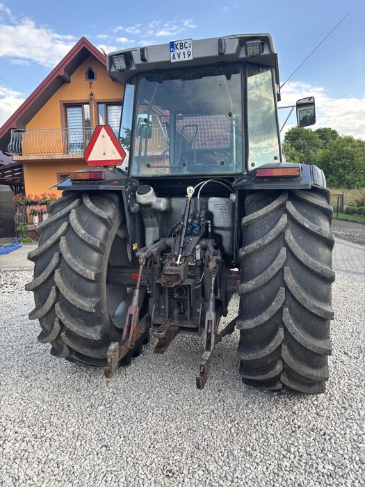 Ciągnik rolniczy Massey Ferguson 3085