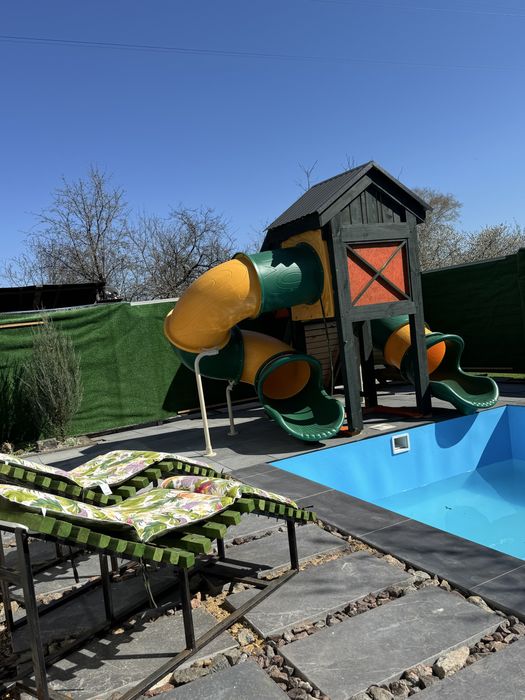 Готовий бізнес: 3 ділянки з житловим будинком