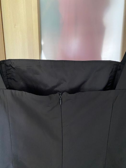 Elegancka sukienka czarna