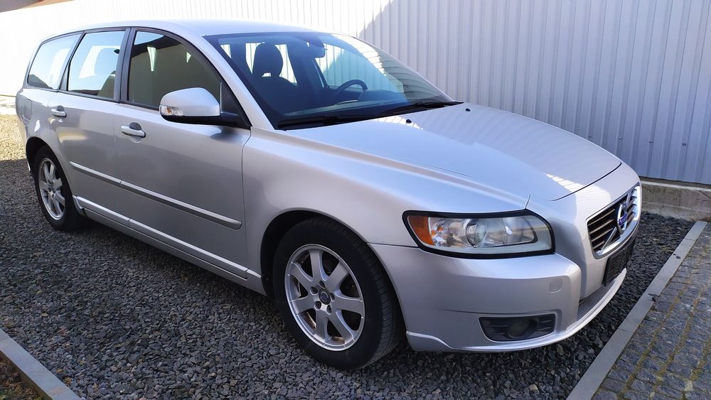 Вольво V50 Volvo V50 Двері передні/задні 426-26