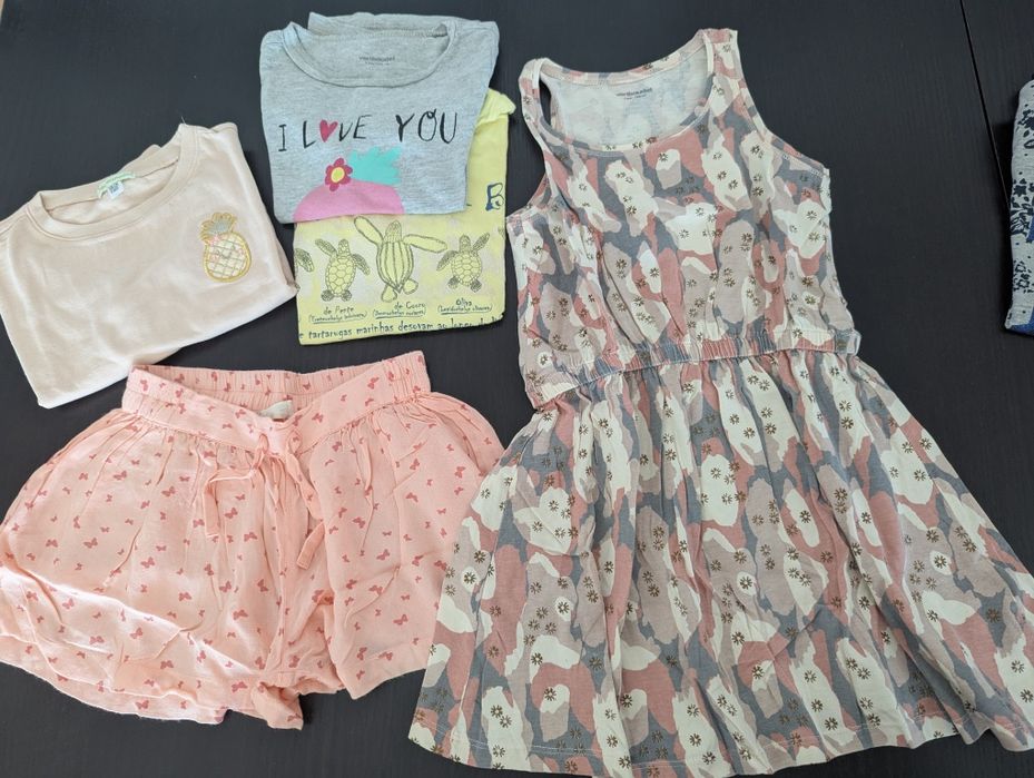 Oportunidade: muita roupa variada para menina 4/5 anos