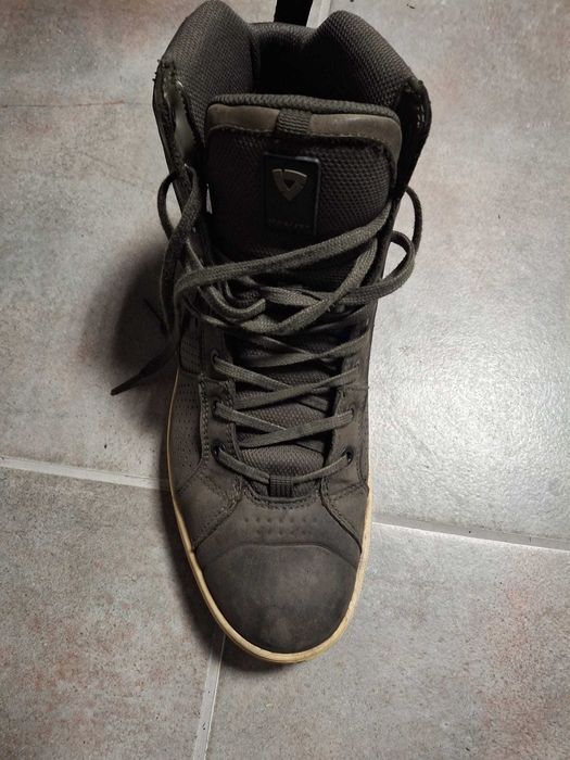 Botas Revit Arrow