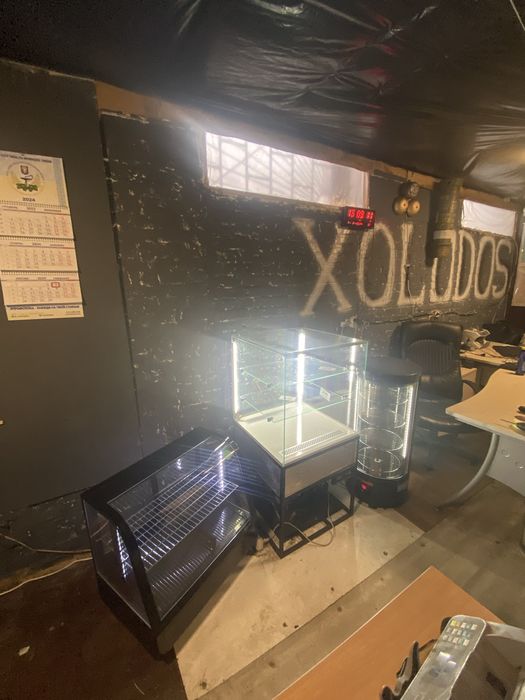 Кондитерская витрина Витрина для десертов б у Куб Витрина