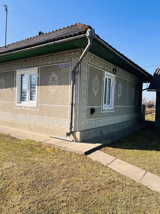 продам:) Будинок-господарство)торг