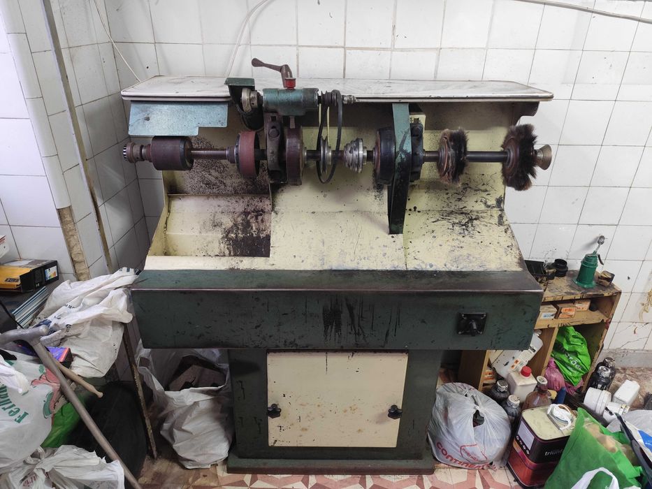Máquina de sapateiro em bom estado