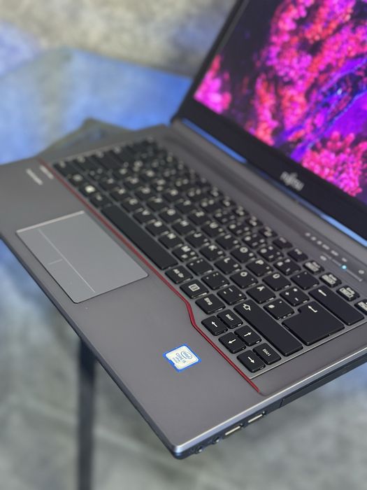 Ноутбук Fujitsu LifeBook E746 / i5-6300U / 4GB RAM / HDD 1TB / Intel HD Graphics 520 / 14” FullHD