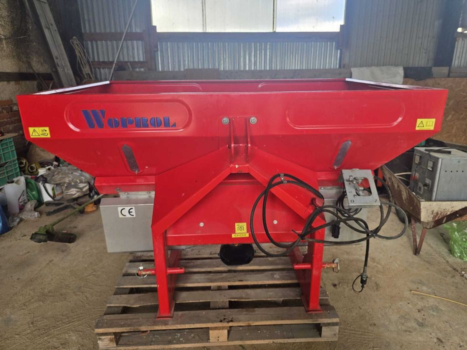 Rozsiewacz nawozu WOPROL 800 l