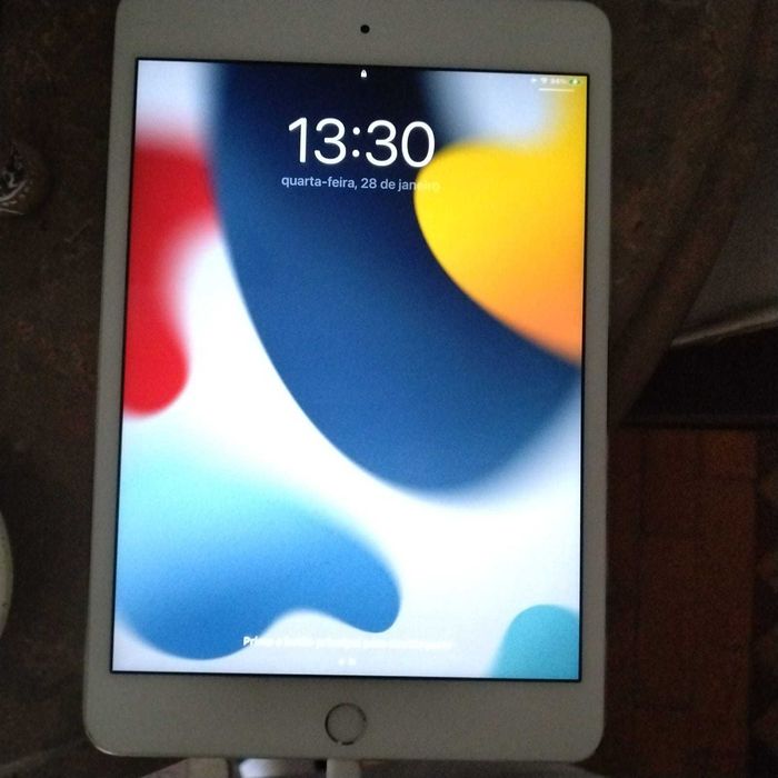 iPad Mini 4 64gb WiFi+Cellular Space grey c teclado bluetooth e capa