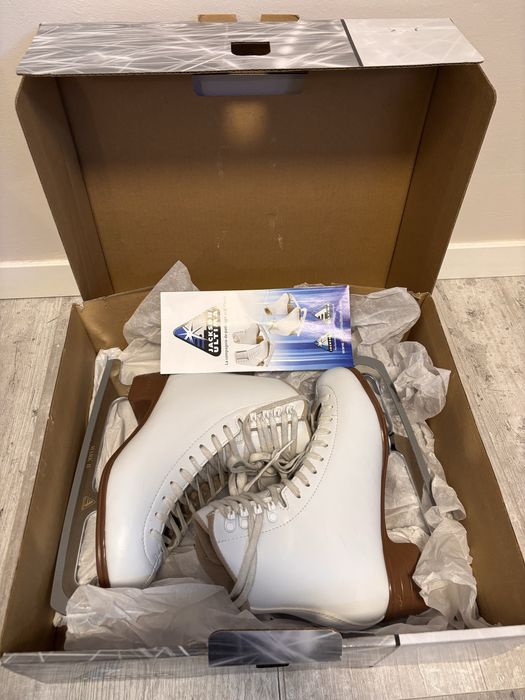 Łyżwy figurowe Jackson Mystique 39,5 EU