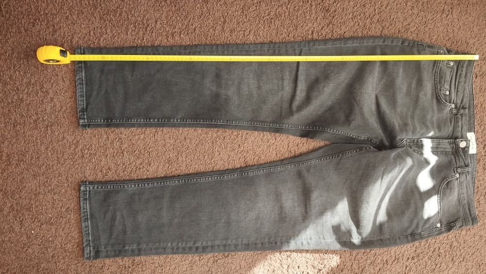 Jeansy Pull&bear,jak nowe , rozm 48.Polecam.