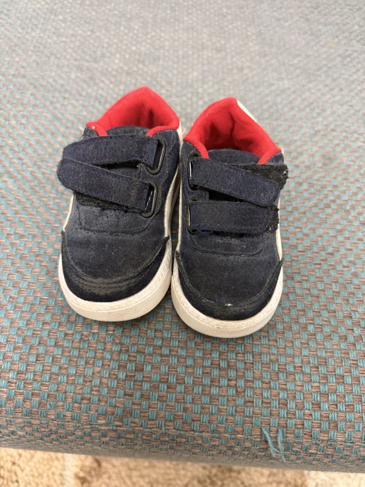 Продам кросовки детские