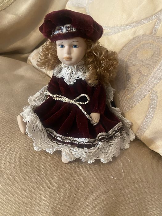 Boneca porcelana