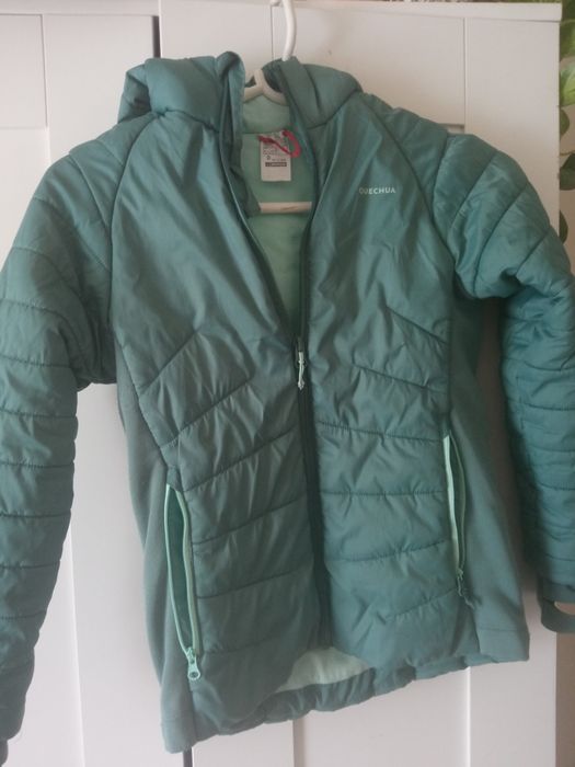 Zielona kurtka przejściowa dla dziewczynki.Decathlon rozm.128.