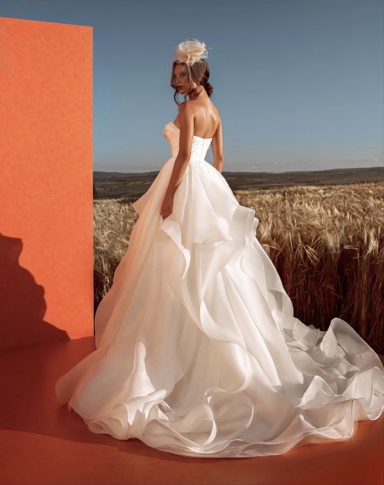 Продам весільну сукню-зерфірку Innocentia(Novias)