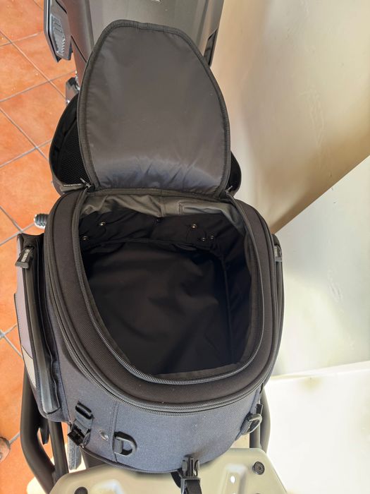 Mala traseira Yamaha. 24 litros extensível até 36 litros.