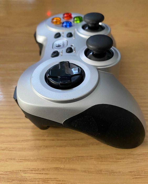 [USZKODZONY] Pad Logitech F710