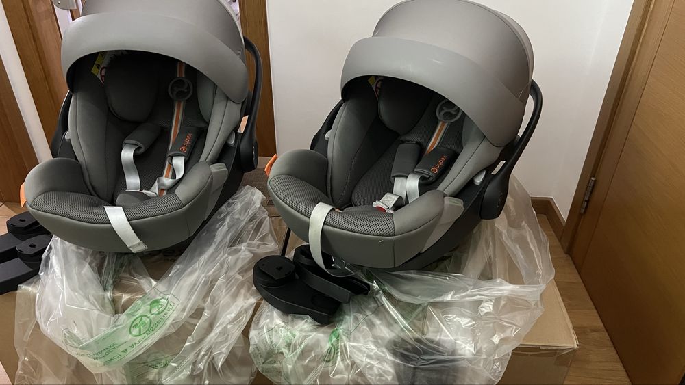 Cybex 2 Cloud G i-Size Plus, 2 Redutores e 2 Adaptadores  - Com Garantia