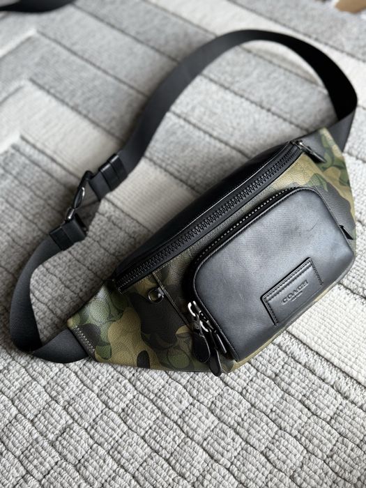 Бананка Coach Track Belt Bag In Signature Canvas With Camo Print