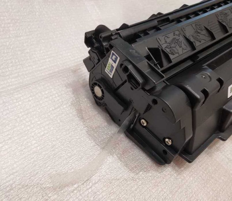 Продам новый картридж HP CB435A,  HP Q7553A