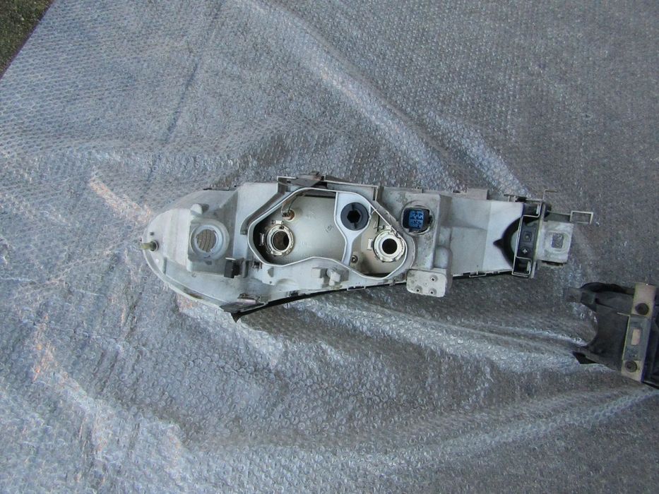 Farol Ford Mondeo ano 1997 (ver descrição)