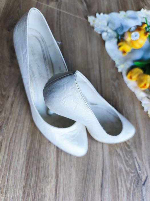 Buty ślubne perłowe 37,5 skórzane