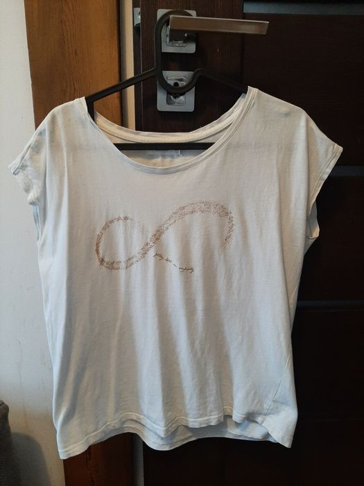 Biała bluzka z złotymi akcentami | Reserved