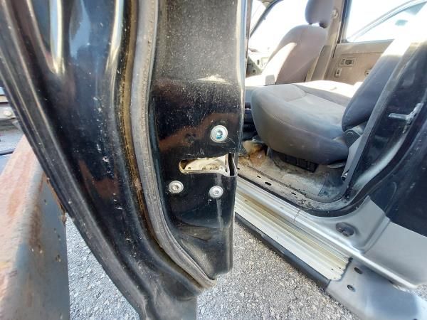 Porta trás esquerda NISSAN Navara Pick Up (D22)