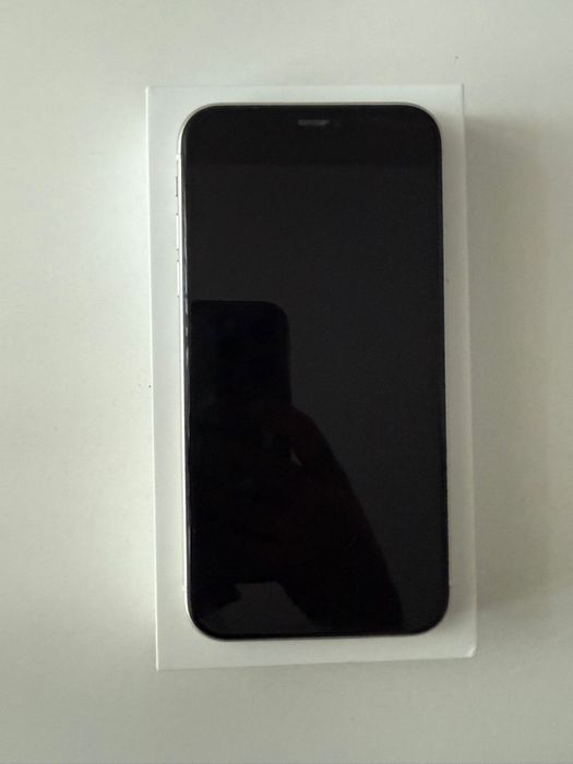 Iphone 11 64GB  stan bardzo dobry