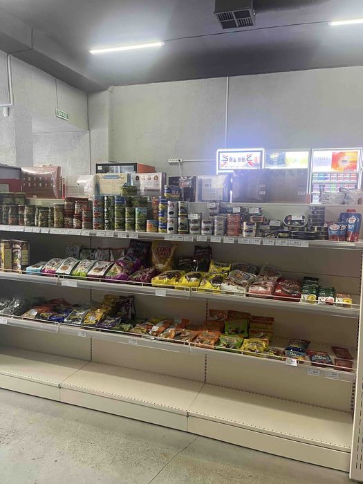 Стелажі для магазинів, обладнання