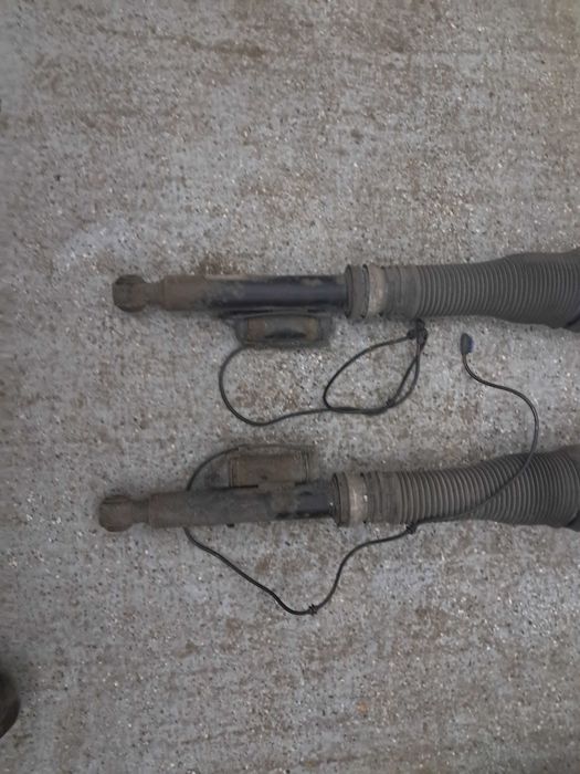 Amortyzatory tylne merceses s w221