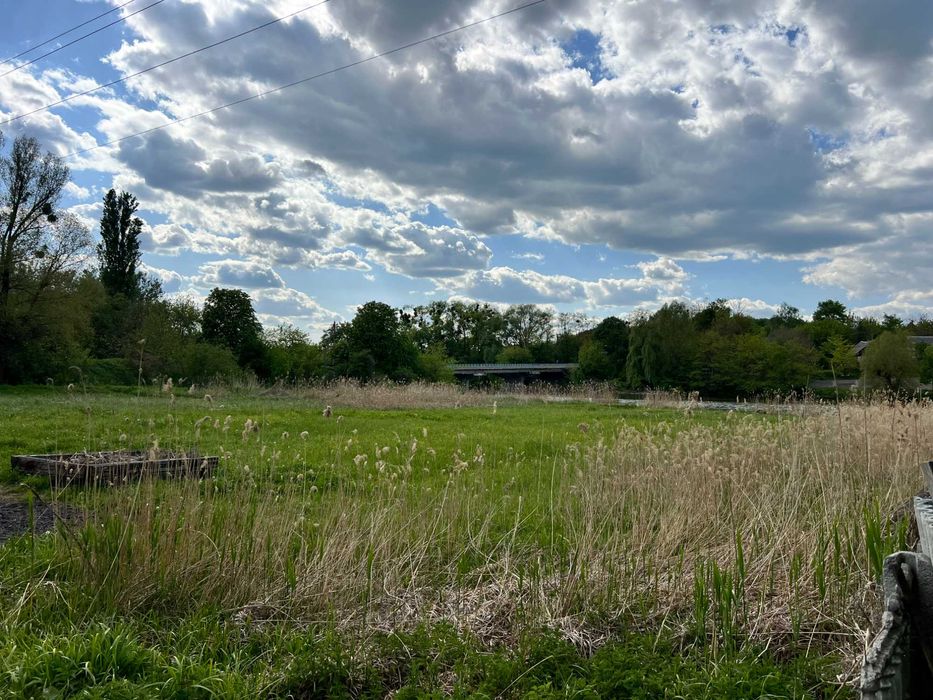 Будинок біля річки