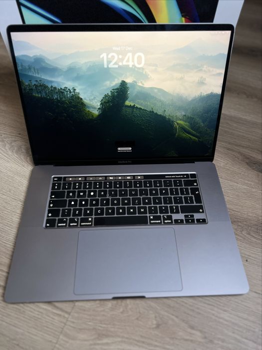 Macbook Pro A2141 16” 2019 32GB 2xGPU 2,4GHz Intel i9