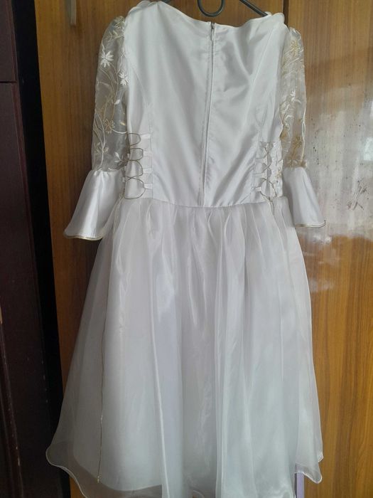 Продам плаття для дівчинки