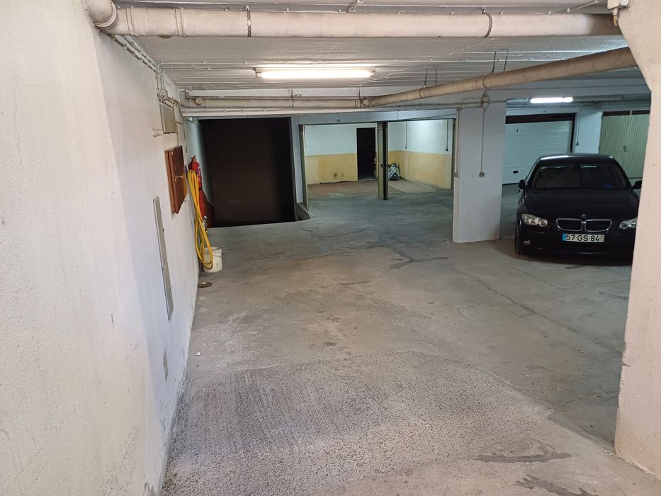 Garagens Feijó,Almada