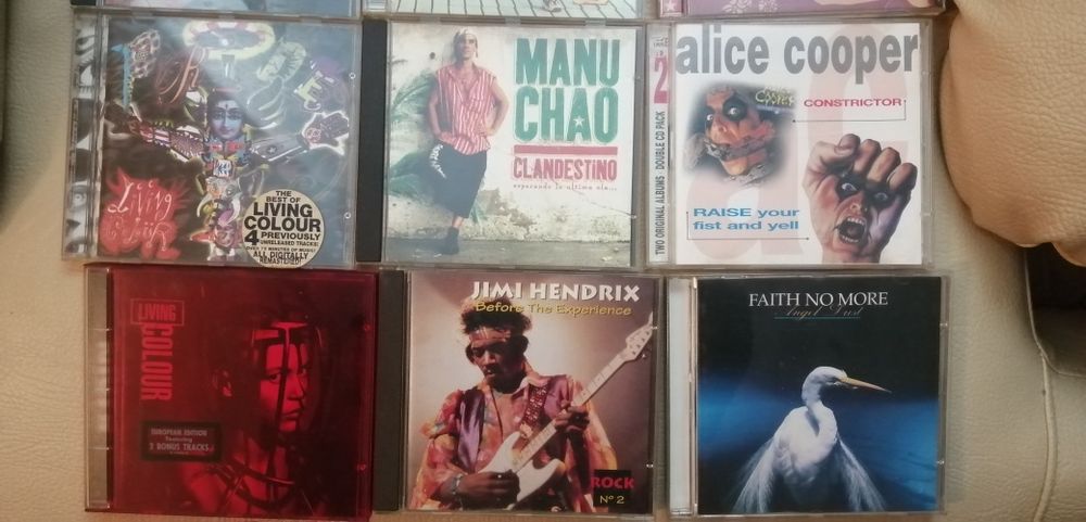 Vende se CDS de musica