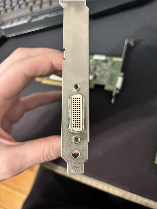 Zestaw 3x NVIDIA Quadro NVS 290 + Kabel na 2 monitory (DMS-59)