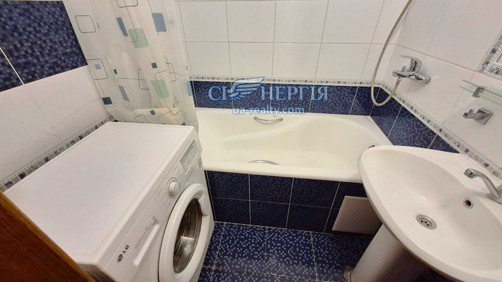 3-кім 67м.кв. Феодосійська, 4 метро Деміївська