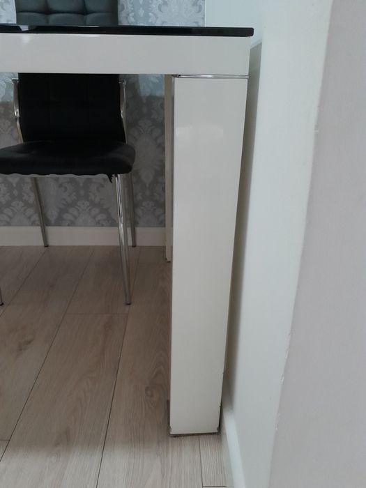 Stół szklany blat, Solidny