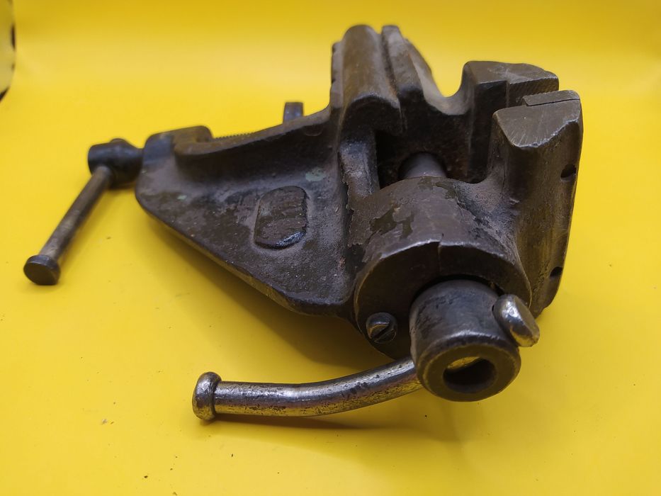 Тиски слесарные СССР