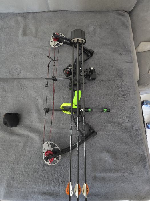 Łuk bloczkowy 30-70 lbs futerał i strzały