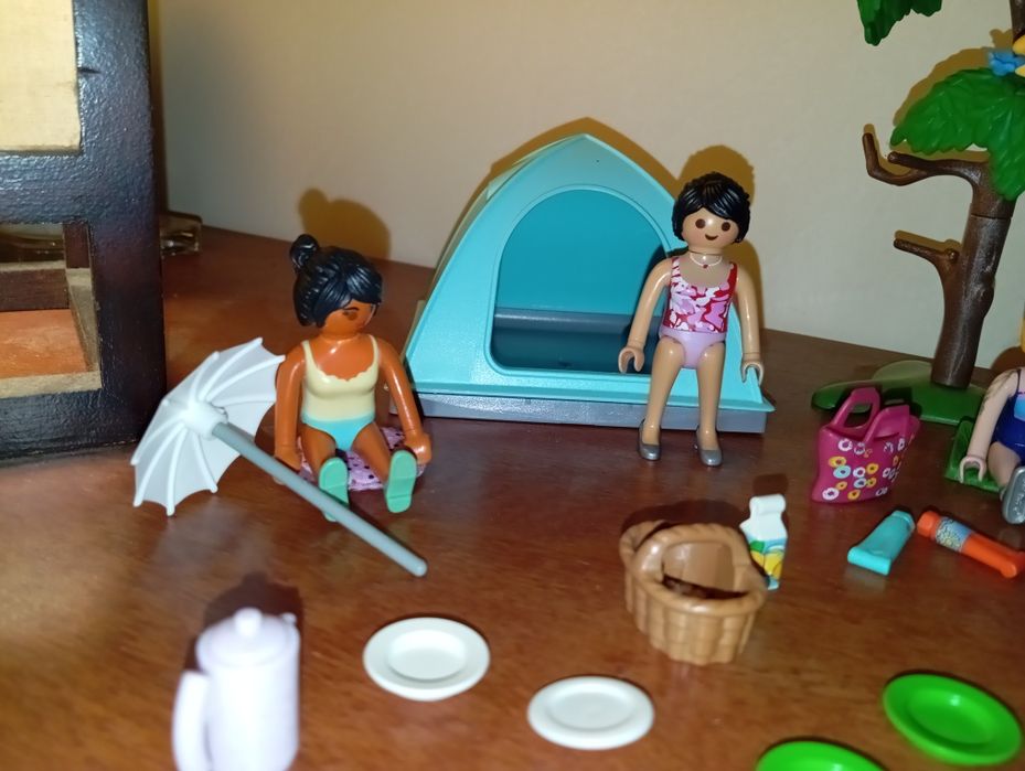 Playmobil - grupo de amigas no campismo