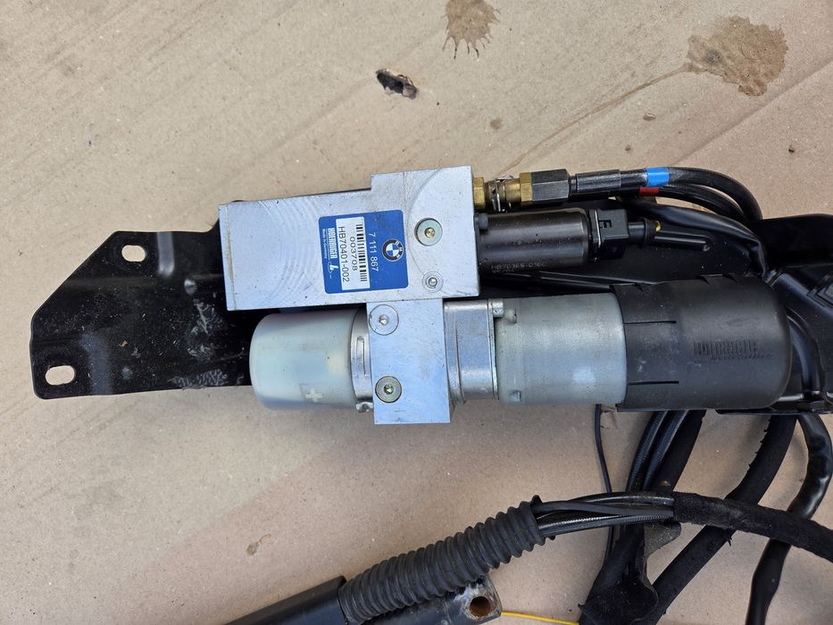 BMW e61 pompa hydrauliczna klapy bagażnika
