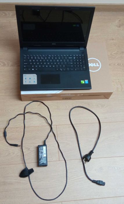Laptop Dell Inspiron 15 seria 3542 / Intel Core i5 / 8GB RAM / dwie karty graficzne / napęd płyt CD/DVD