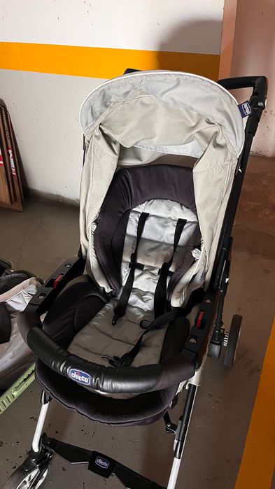 Carrinho de bebé chicco