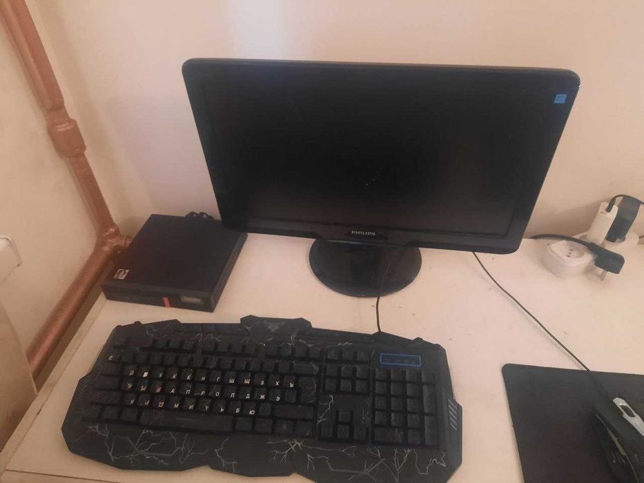 Компьютер Lenovo ThinkCentre Tiny Desktop M715q