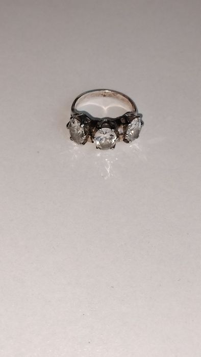 Anel de prata com zircónias