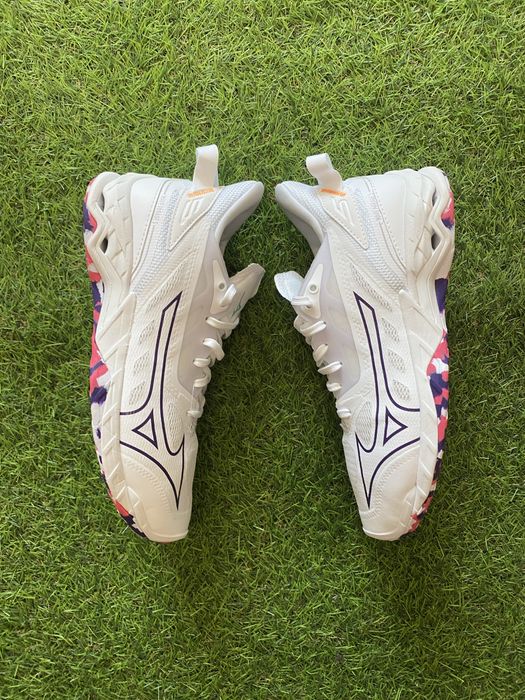 Волейбольні кросівки mizuno
