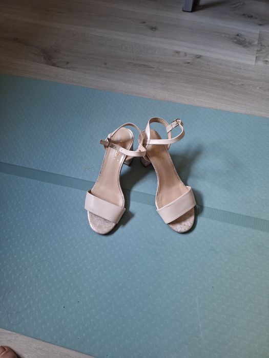 Buty do sukienki koktajlowej