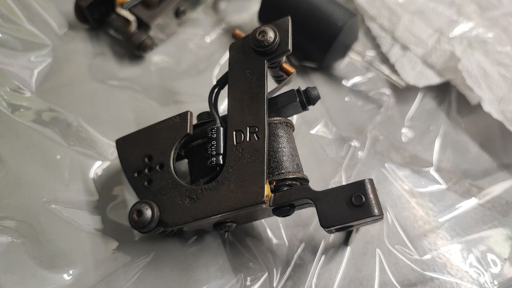 2 máquinas de tatuar Domingos Ramalho de Bobines