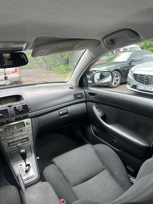 Toyota Avensis! Автомат! 2.0!